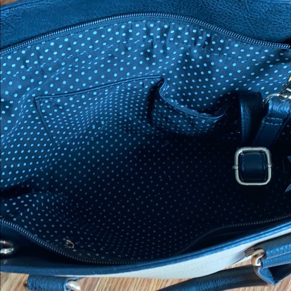 Purse - Picture 2 of 3